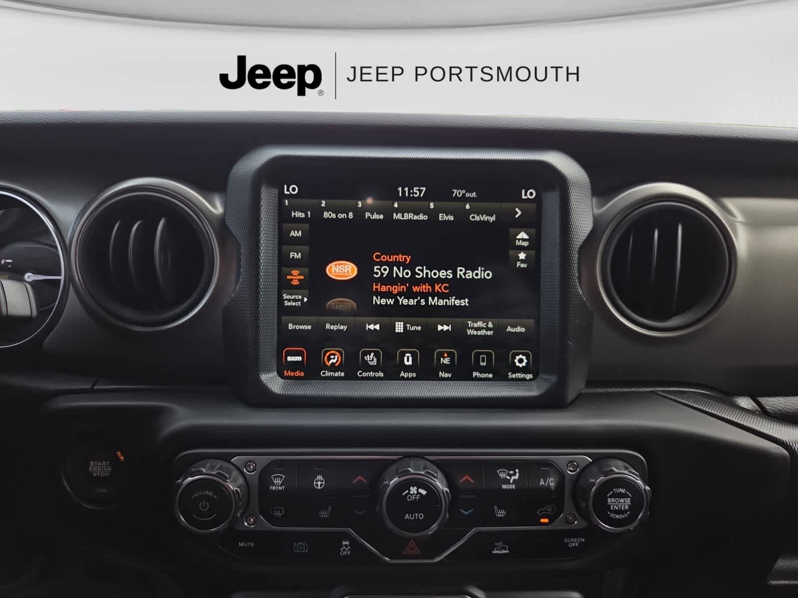 Used 2023 Jeep Wrangler Unlimited w/ Sun & Screen Package AWD/4WD image 13