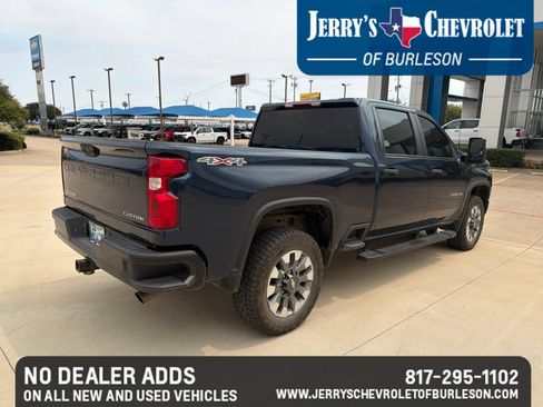 Used 2022 Chevrolet Silverado 2500 Custom w/ Custom Value Package AWD/4WD image 4