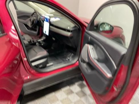 Used 2025 Ford Mustang Mach-E Premium w/ Sport Appearance Package AWD/4WD image 24
