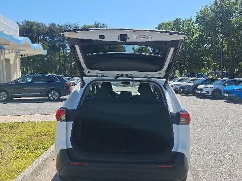 Used 2023 Toyota RAV4 XLE w/ Convenience Package FWD image 6