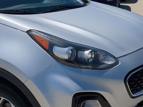 Used 2021 Kia Sportage LX AWD/4WD image 11