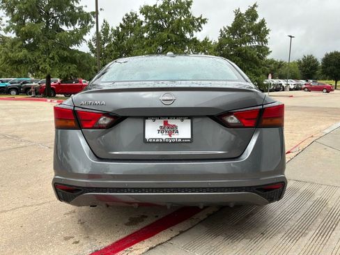 Used 2025 Nissan Altima 2.5 SV FWD image 7