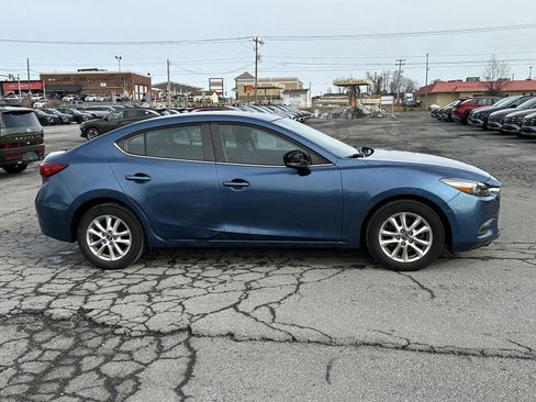 Used 2017 MAZDA MAZDA3 Sport w/ Preferred Equipment Package image 9