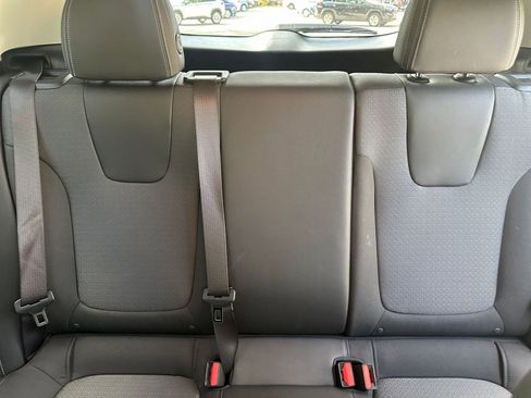 Used 2025 Buick Encore GX Preferred image 32