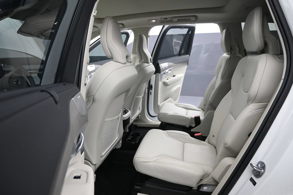 Certified 2024 Volvo XC90 B6 Ultimate w/ Lounge Package AWD/4WD image 20