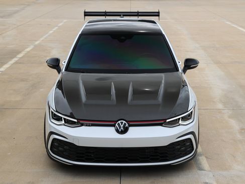 Used 2024 Volkswagen GTI SE FWD image 23
