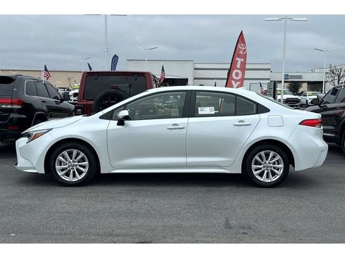New 2026 Toyota Corolla LE w/ LE Premium Package FWD image 7