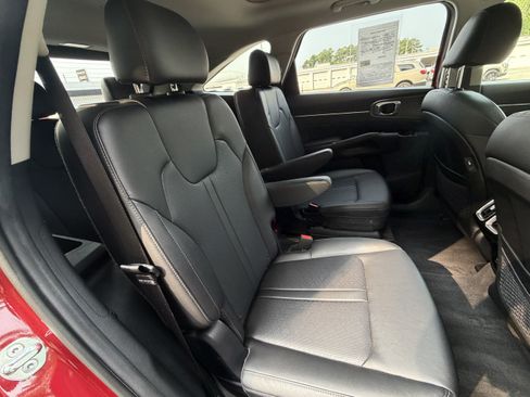 Used 2023 Kia Sorento SX AWD/4WD image 17