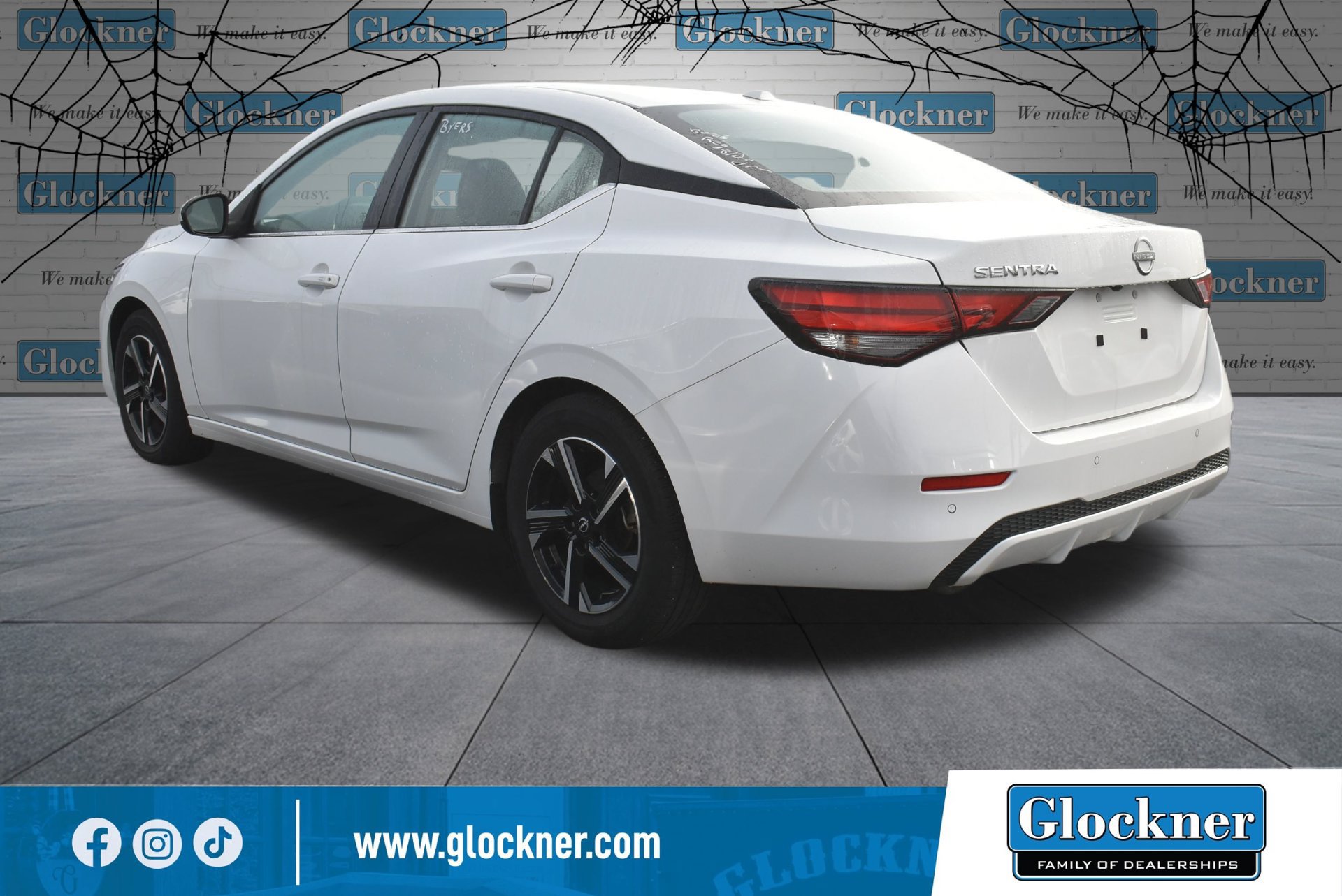 Used 2025 Nissan Sentra SV FWD image 16
