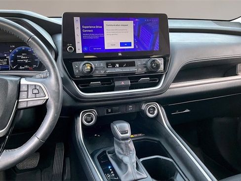 Used 2024 Toyota Grand Highlander Limited image 9