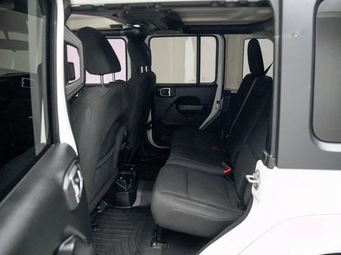 Used 2018 Jeep Wrangler Unlimited Sport S image 24