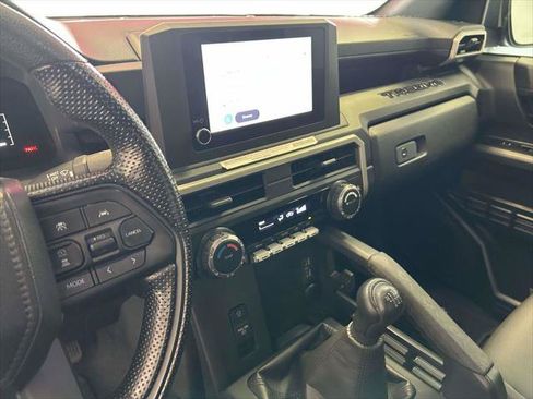 Certified 2024 Toyota Tacoma SR AWD/4WD image 22