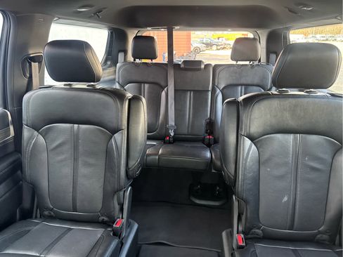 Used 2024 Jeep Wagoneer Series III AWD/4WD image 33