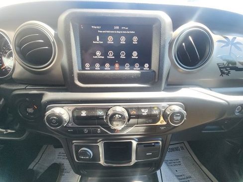 Used 2022 Jeep Wrangler Unlimited Sport AWD/4WD image 11