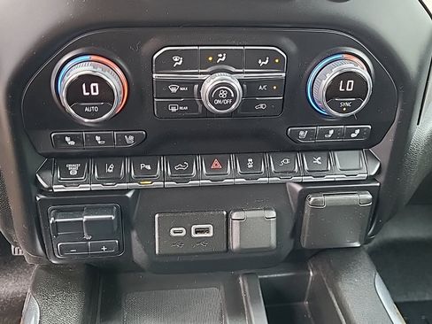 Used 2022 Chevrolet Silverado 3500 High Country w/ Technology Package AWD/4WD image 26