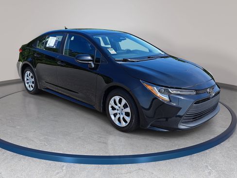 Used 2024 Toyota Corolla LE FWD image 3