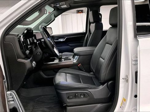Used 2024 GMC Sierra 1500 SLT w/ SLT Convenience Package AWD/4WD image 25
