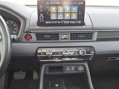 Used 2023 Honda Pilot Touring image 29