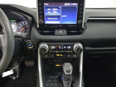 Used 2022 Toyota RAV4 XLE Premium FWD image 11