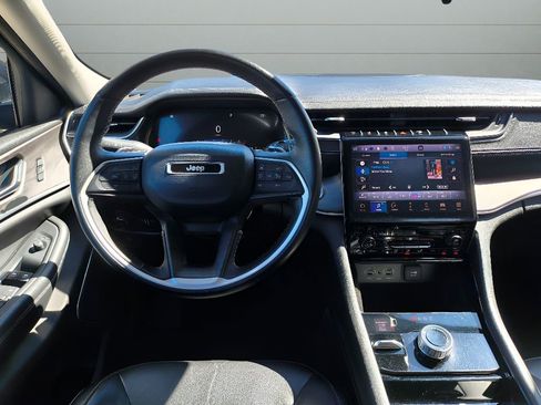 Used 2022 Jeep Grand Cherokee Limited image 29