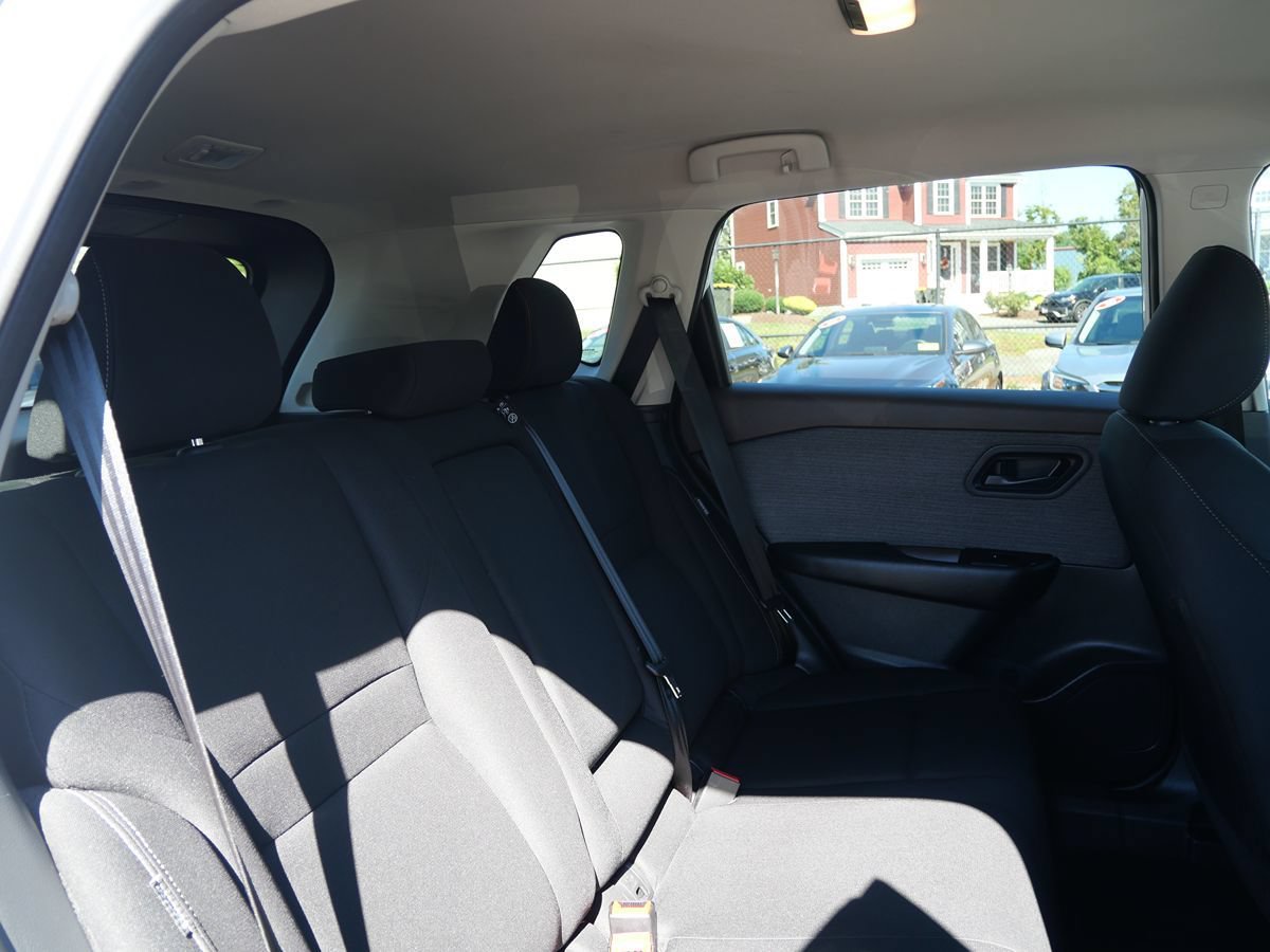 Used 2023 Nissan Rogue S AWD/4WD image 27