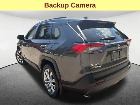 Used 2020 Toyota RAV4 XLE Premium AWD/4WD image 10