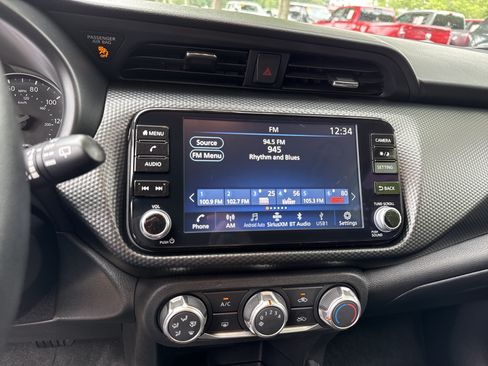 Used 2023 Nissan Kicks SV FWD image 27