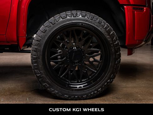 Used 2025 GMC Sierra 2500 AT4 w/ AT4 Premium Plus Package image 11