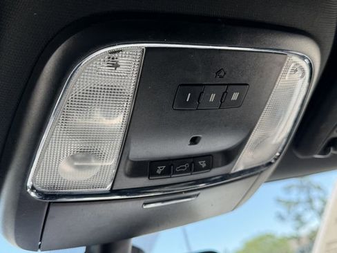 Used 2017 Jeep Grand Cherokee Altitude image 25