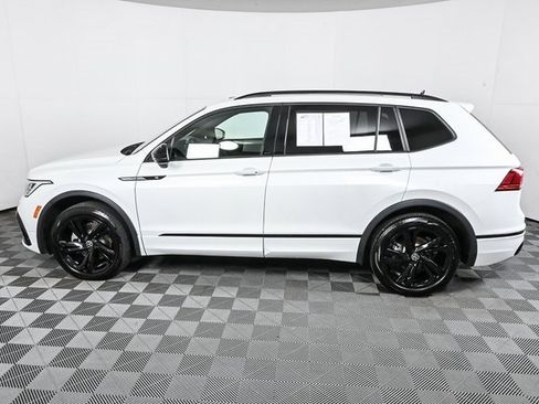 Used 2024 Volkswagen Tiguan SE R-Line image 22