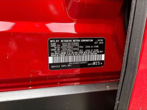 New 2026 Mitsubishi Outlander FWD image 13
