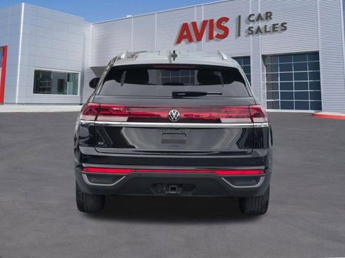 Used 2025 Volkswagen Atlas Cross Sport SE FWD image 7