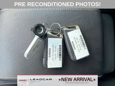 Used 2021 Volkswagen Tiguan SE R-Line AWD/4WD image 29