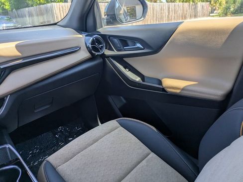 Used 2026 Chevrolet Equinox ACTIV w/ Convenience Package III FWD image 17