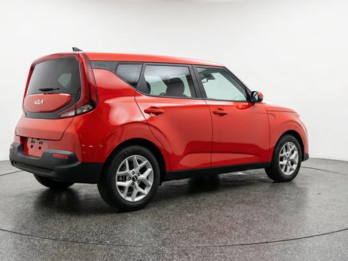 Used 2025 Kia Soul LX w/ LX Technology Package FWD image 9