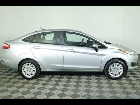 Used 2016 Ford Fiesta S image 12