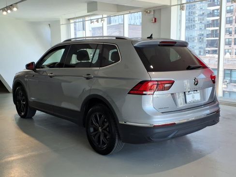 Used 2024 Volkswagen Tiguan SE w/ Panoramic Sunroof Package AWD/4WD image 6