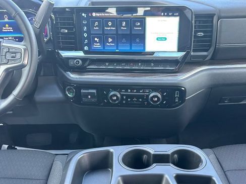 Used 2025 Chevrolet Silverado 2500 LT w/ Convenience Package AWD/4WD image 4