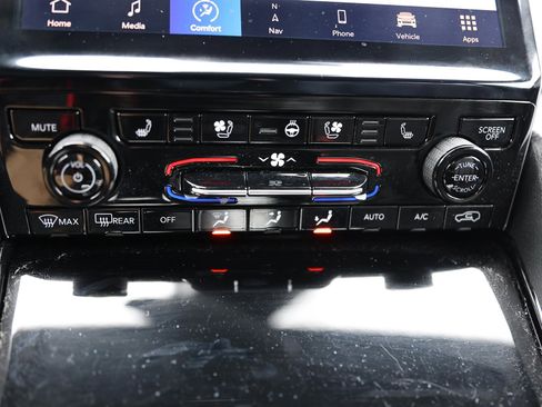 Used 2023 Jeep Grand Cherokee L Overland image 34