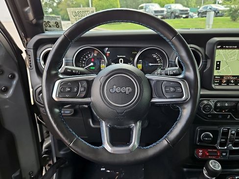 Used 2021 Jeep Wrangler Unlimited Rubicon 4xe w/ Cold Weather Group AWD/4WD image 21