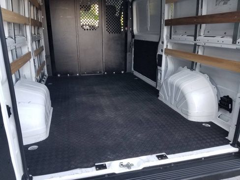 Used 2025 RAM ProMaster 2500 w/ U-Haul Equipment Group FWD image 19