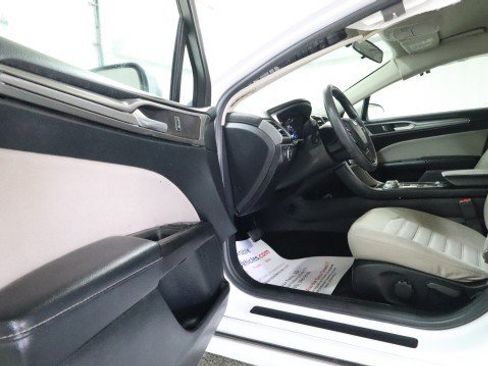 Used 2017 Ford Fusion S FWD image 9