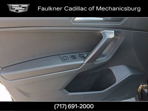 Used 2021 Volkswagen Tiguan SE w/ Panoramic Sunroof Package AWD/4WD image 17