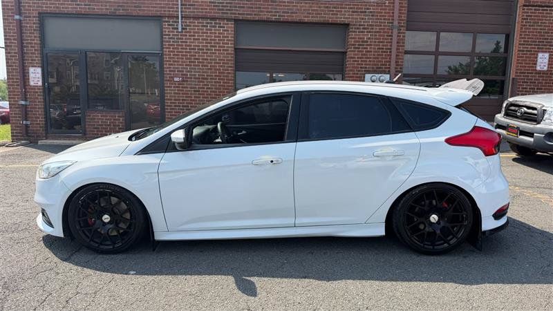 Used 2017 Ford Focus ST FWD image 16