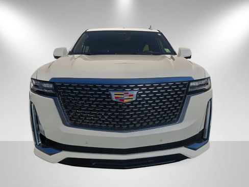 Used 2022 Cadillac Escalade ESV Premium Luxury image 2