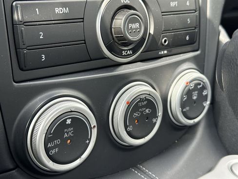 Used 2013 Nissan 370Z Coupe image 30