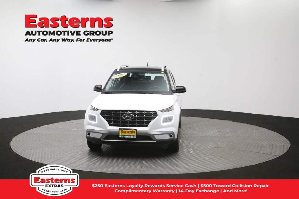 Used 2025 Hyundai Venue Limited FWD image 53