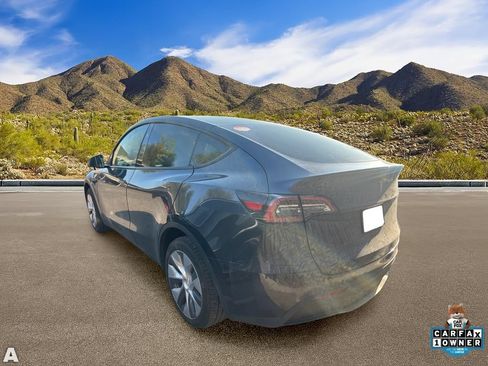 Used 2024 Tesla Model Y Long Range AWD/4WD image 4