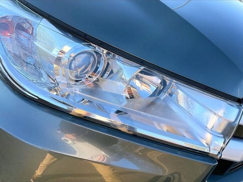 Used 2019 Toyota Highlander XLE image 30