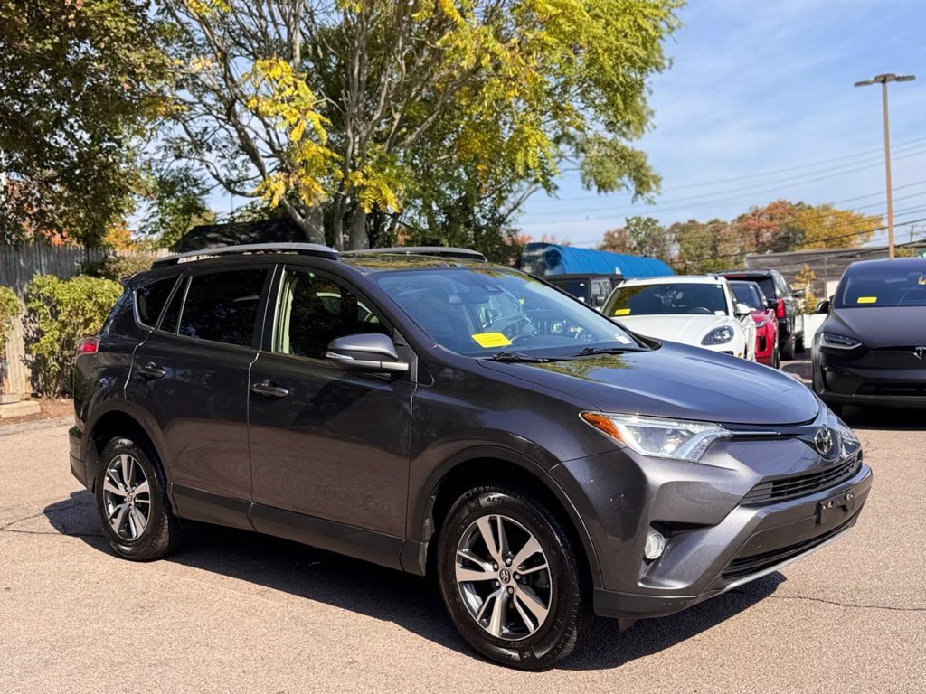 Used 2018 Toyota RAV4 XLE w/ Plus Extra Value Package AWD/4WD image 8